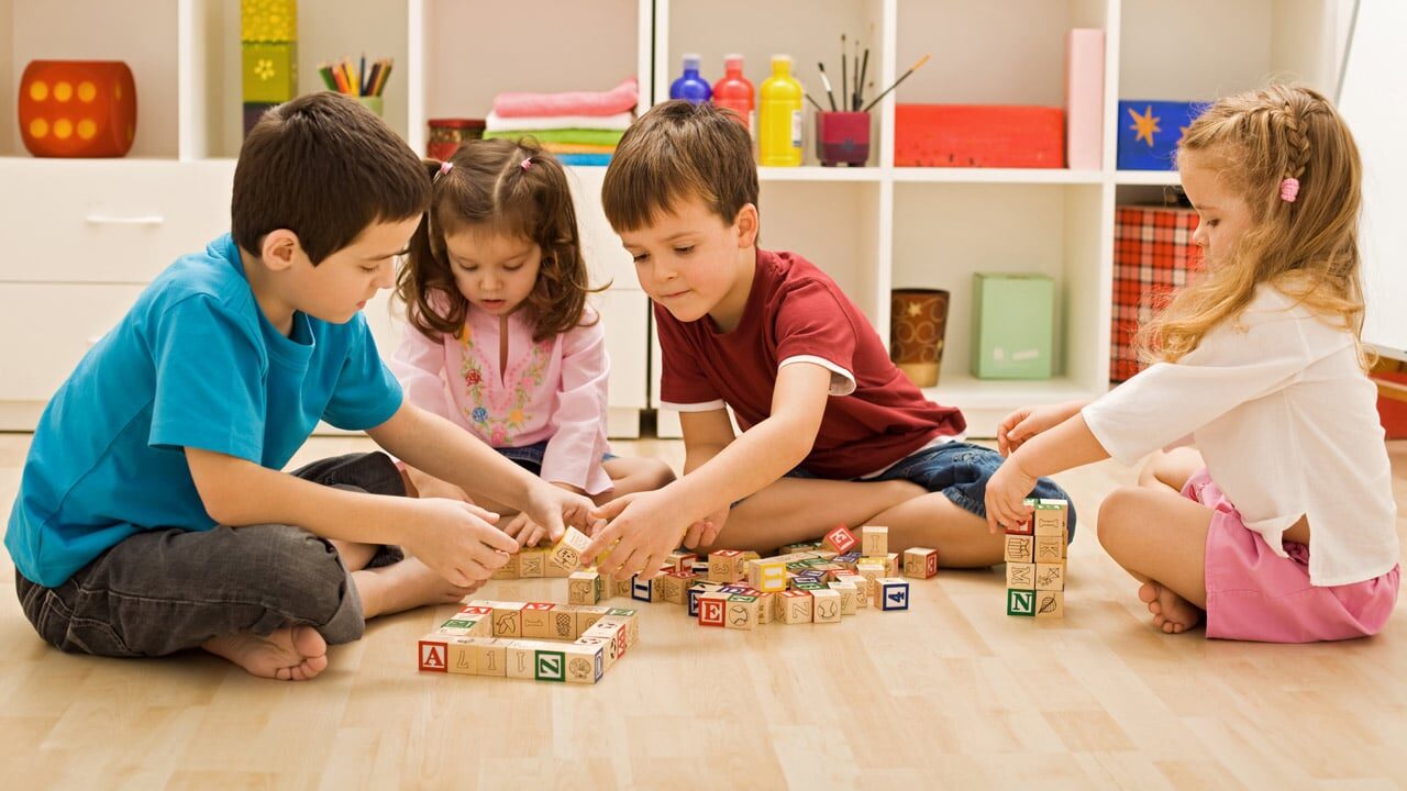 انواع بازی‌های فکری جذاب و مفید برای کودکان 1