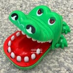 اسباب بازی تمساح دندان