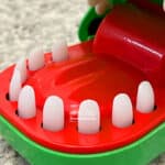 اسباب بازی کوکی مدل تمساح دندان پزشک